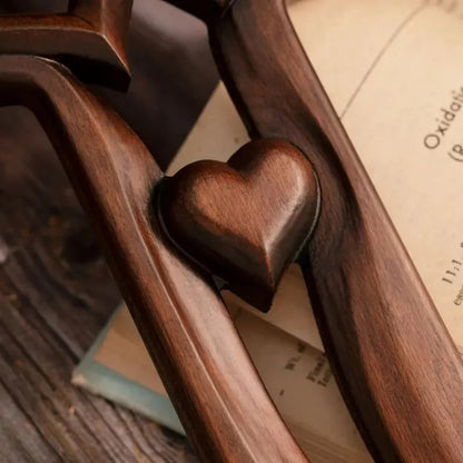 🔥 Super popularni proizvodi 🔥✝️🤍 Drveni Križ s Srcem – Simbol Ljubavi i Vjere💥